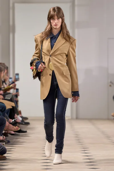 Look 1